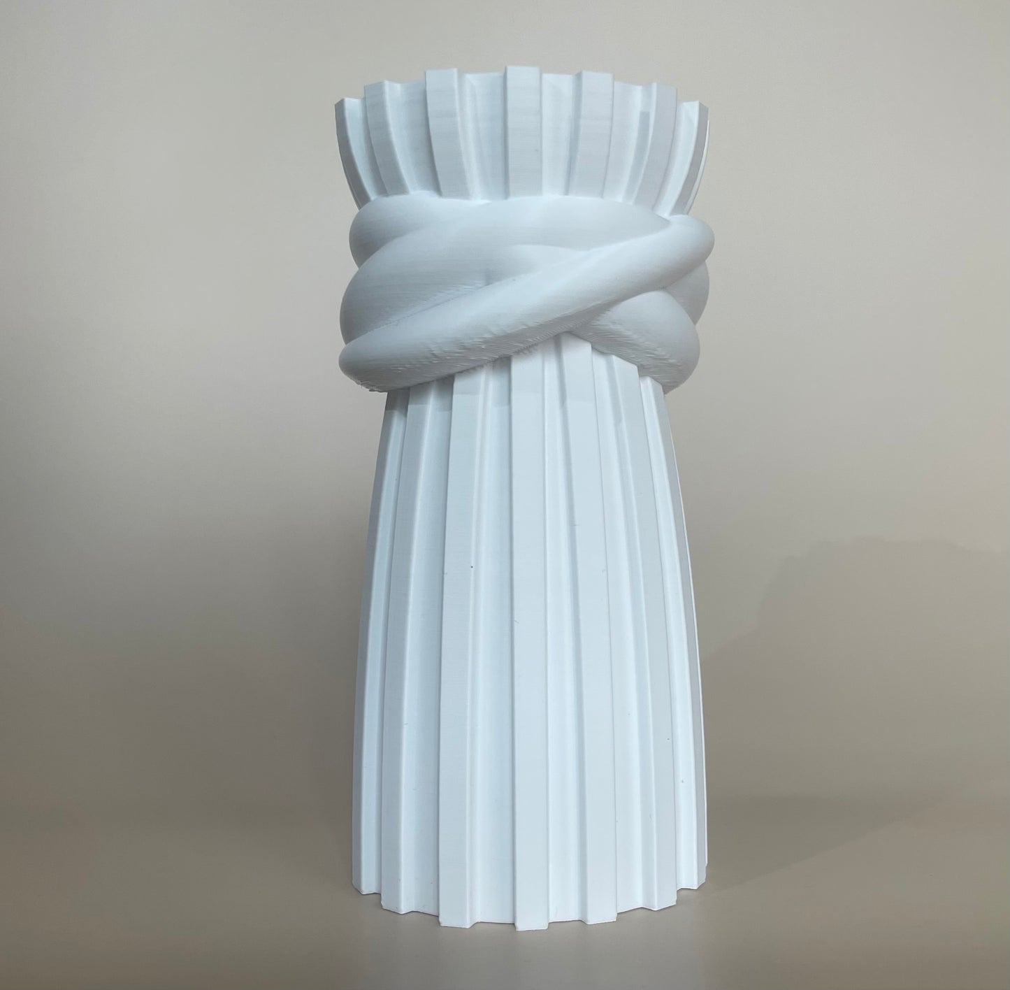 Embrace vase