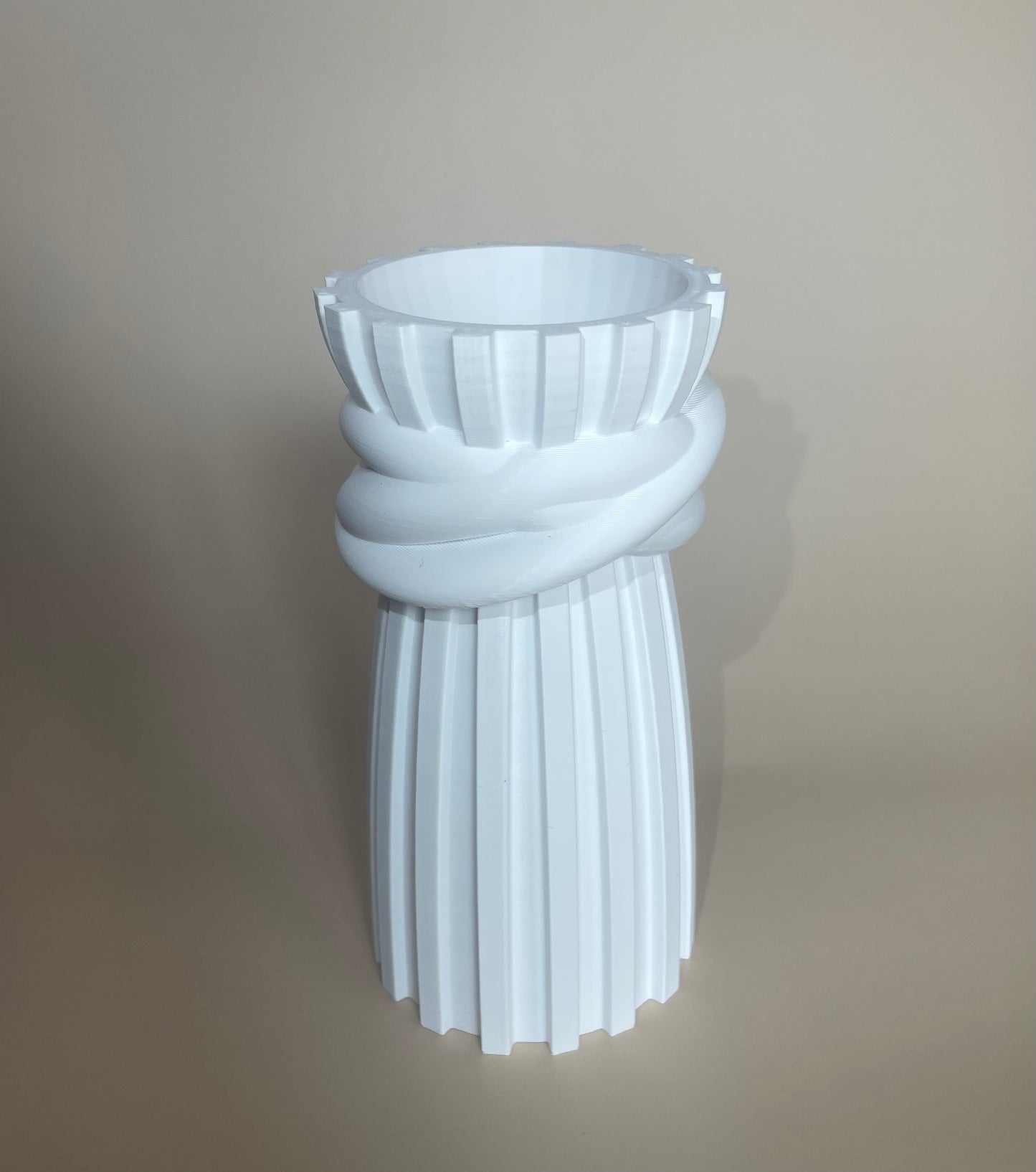 Embrace vase